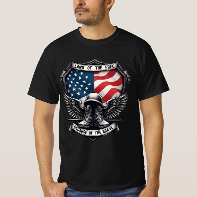 Land der Freie wegen des tapferen Patrioten T-Shirt (Vorderseite)