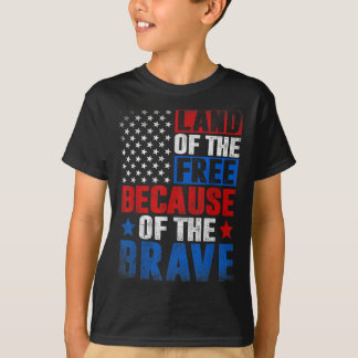 Land der Freiheit wegen der tapferen Flagge der US T-Shirt