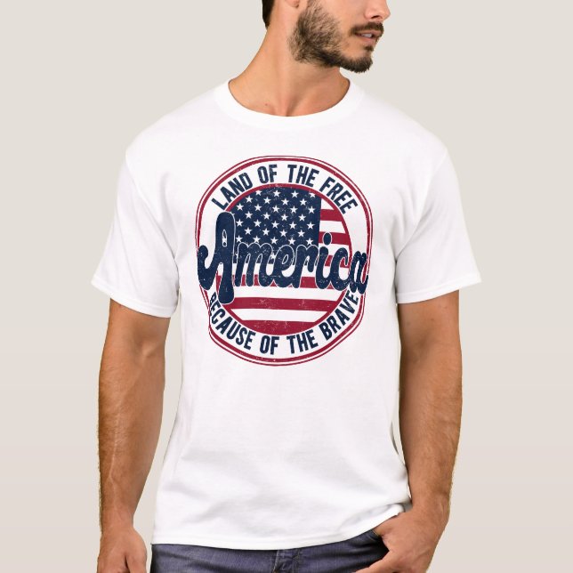Land des freien Amerika wegen der Tapferkeit T-Shirt (Vorderseite)