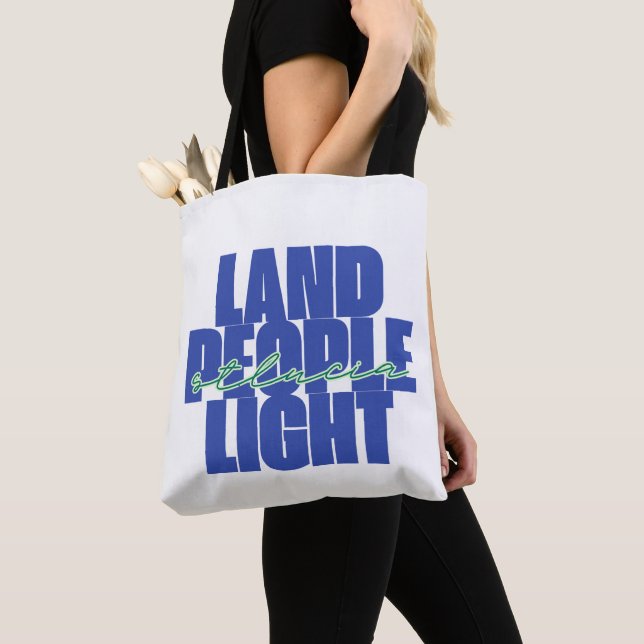 Land People Light | St. Lucia Blauer und grüner Te (Von Nahem)
