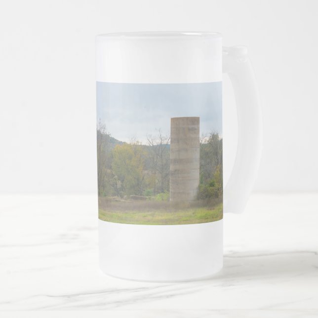 Land Silo Landschaft Mattierte Tasse (VorderseiteRechts)