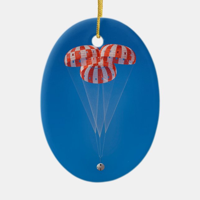 Landeplatz des Orion Spacecraft Fallschirms Keramik Ornament (Vorne)