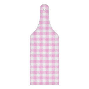 Landhaus-Küche in rosa Karo Schneidebrett