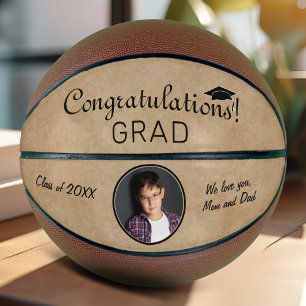 Ländliche Gratulation Absolvent Abschlussfoto Basketball