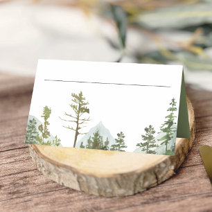 Ländliche Hochzeit mit Bergwald Bäumen Platzkarte