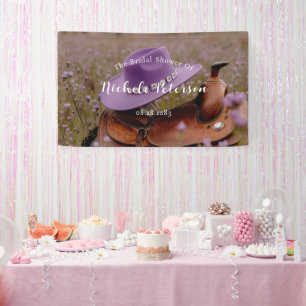 Ländliche Romantik: Sattel mit Hut Brautparty Banner
