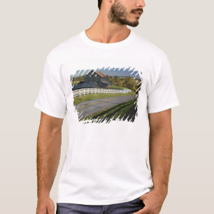 Ländliche Straße durch die Bluegrass-Region von 2 T-Shirt