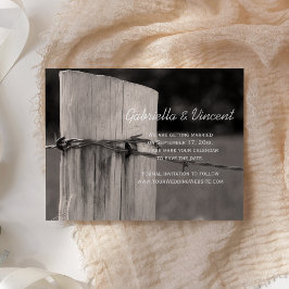Ländliche Zaun-Post-Hochzeit Save the Date
