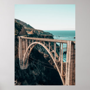 LANDSCAPE FOTOGRAFIE DER GRAUENKONKRETEN BRÜCKE POSTER
