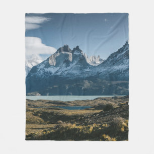 LANDSCAPE FOTOGRAFIE DES SCHWARZEN UND WEISSEN BER FLEECEDECKE