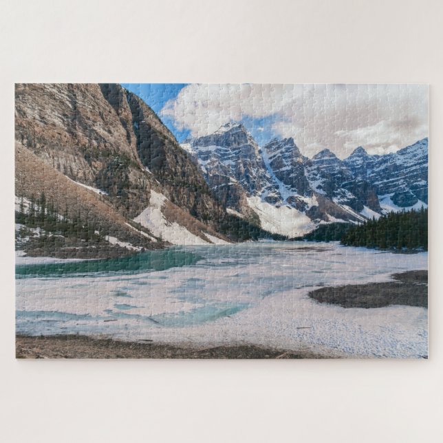 Landscape of Moraine Lake, Alberta, Kanada Puzzle (Horizontal)