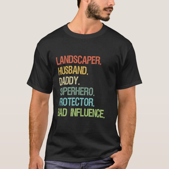 Landscaper Husband Daddy Superhero Protector VATER T-Shirt (Vorderseite)