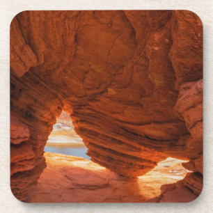 Landschaft einer erodierten Sandsteinhöhle Untersetzer