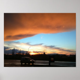 Landschaft mit einer schweren Wolke und Verkehr Poster