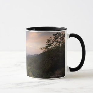 Landschaft unter einem Sonnenuntergang Tasse