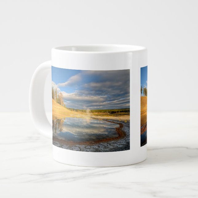 Landschaft von Yellowstone Jumbo-Tasse (Vorderseite Links)