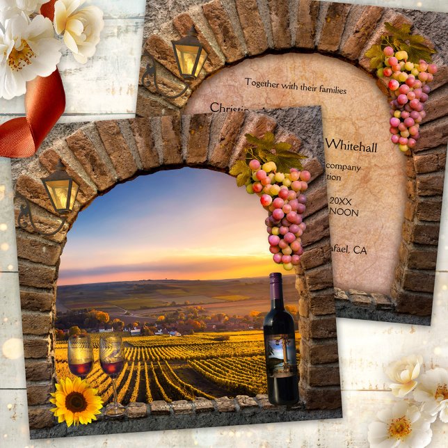 Landschaft Weinberg Weinkultur und Erde Einladung (Wedding invitation featuring a classic Roman arch with wine, grapes, a lantern and sunflower)