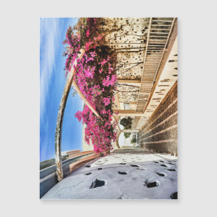 Landschaftliche Allee in Santorin, Griechenland Magnetkarte