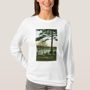 Landschaftliche Ansicht an Chestnut Hill Reservoir T-Shirt