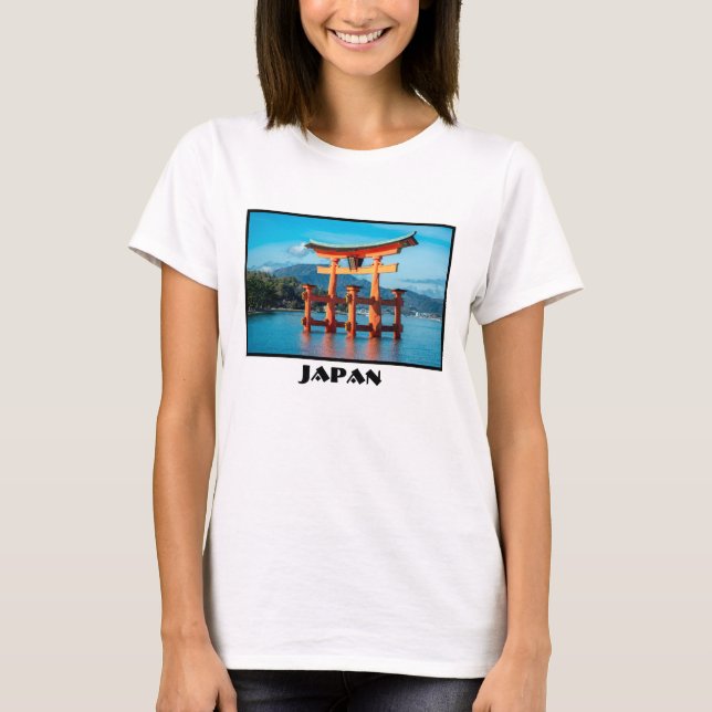 Landschaftliche Landschaft mit dem japanischen Tor T-Shirt (Vorderseite)
