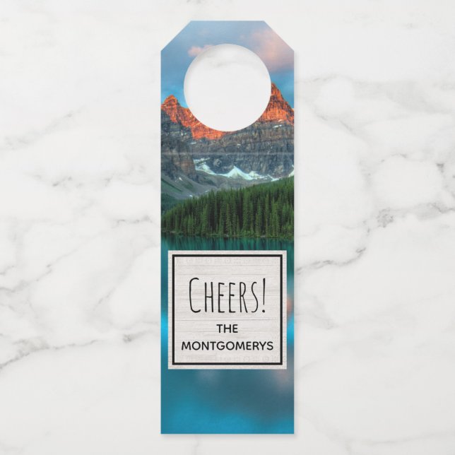 Landschaftliche Landschaftsfotografie über Berg un Flaschenanhänger (Vorderseite)