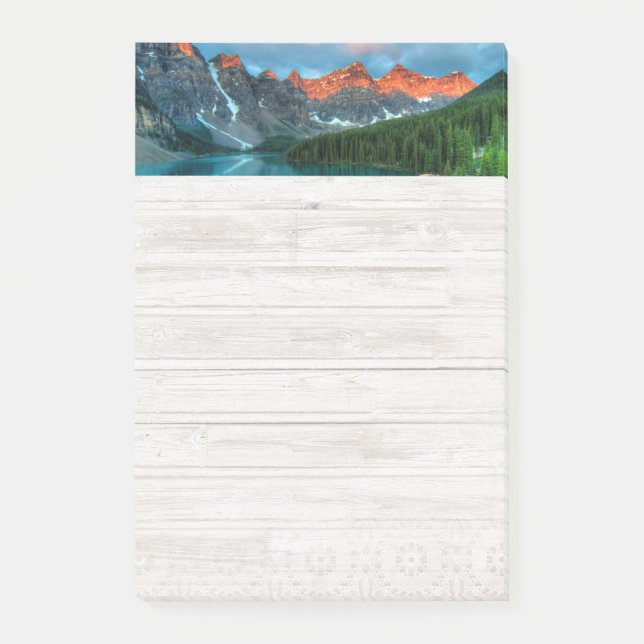 Landschaftliche Landschaftsfotografie über Berg un Post-it Klebezettel (Vorderseite)