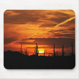 Landschaftliche Saguaros bei Sonnenuntergang Mousepad