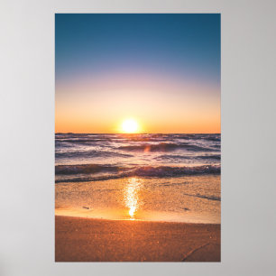 Landschaftliche Sicht auf das Meer bei Sonnenunter Poster