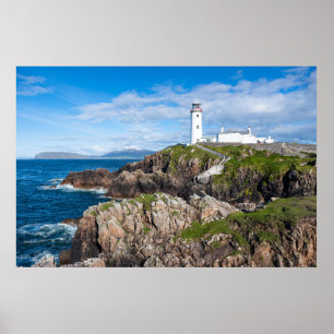 Landschaftliche Sicht auf den Leuchtturm Fanad Hea Poster
