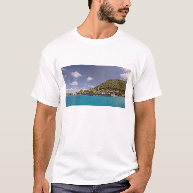 Landschaftliche Sicht auf die Bitter End Yacht Clu T-Shirt (Vorderseite)