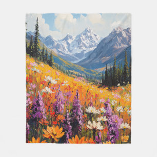 Landschaftliche Wildblumen und Berge Kunst und Kul Fleecedecke