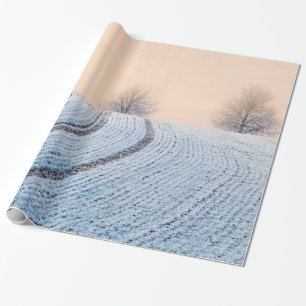 Landschaftliche Winterlandschaft Bäume mit Gaben v Geschenkpapier