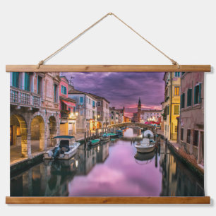 Landschaftlicher Canal Grande in Italien bei Sunse Wandteppich Mit Holzrahmen