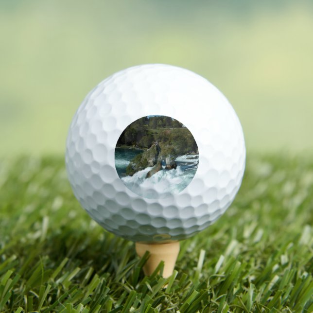 Landschaftlicher Rheinfall in der Schweiz Golfball (Insitu T-Shirt)