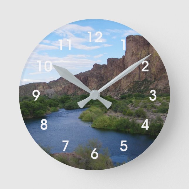 Landschaftlicher Saguaro-See  Runde Wanduhr (Vorderseite)