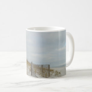 Landschaftlicher Sandstrand, Meerjäger und Zaun-Fo Kaffeetasse