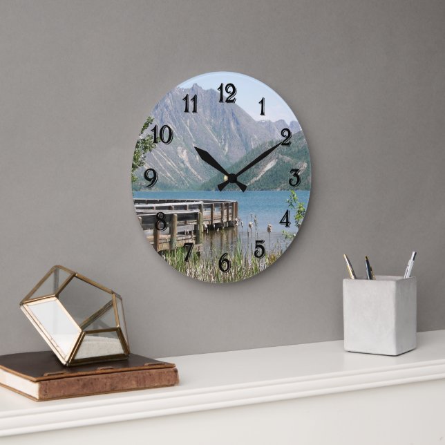 Landschaftlicher See und Berge Landschaft Große Wanduhr (Büro)