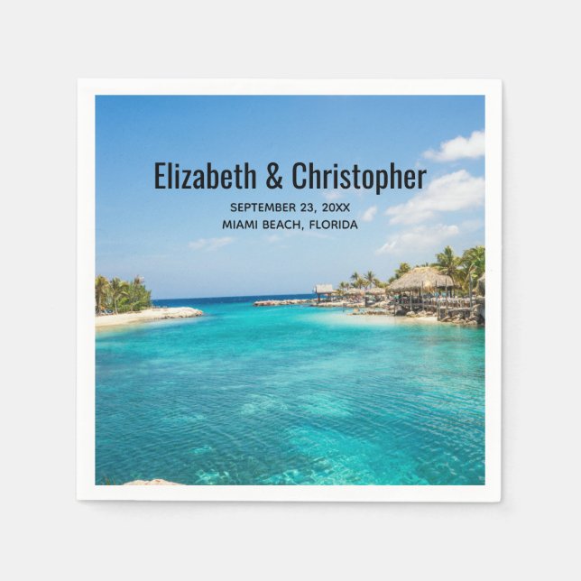 Landschaftlicher tropischer Strand mit strohgedeck Serviette (Vorderseite)