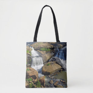 Landschaftlicher Wasserfall