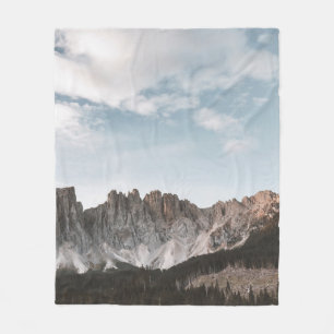 LANDSCHAFTSFOTO VON GRAUEM UND BRAUNEM BERG FLEECEDECKE