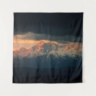 LANDSCHAFTSFOTOGRAFIE DER SCHNEEBERGE UNTER NIMB WANDTEPPICH