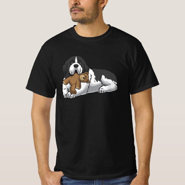 Landseer Hund mit ausgestopften Tieren und Herz T-Shirt (Vorderseite)