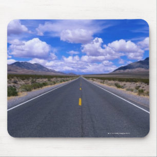 Landstraße durch Death Valley, Kalifornien Mousepad