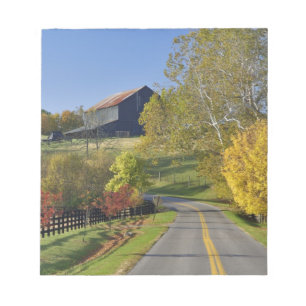 Landstraße durch die Region Bluegrass in Kentucky Notizblock