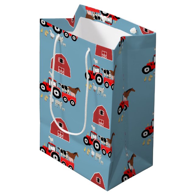 Landtiere & rote Traktor Barnyard Boys Muster Mittlere Geschenktüte (Vorderseite Schrägansicht)