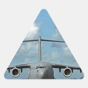 Landung von militärischem Flugzeug Dreieckiger Aufkleber