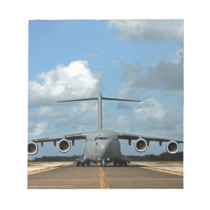 Landung von militärischem Flugzeug Notizblock