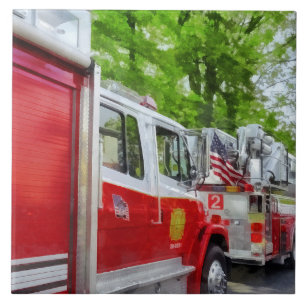 Lange Reihe von Feuerwehrwagen Fliese