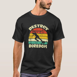 Langeweile mit einem elektrischen Skateboard mit e T-Shirt