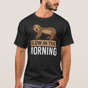 Langsam in der nächtlichen Kaffeepause Niedliches T-Shirt